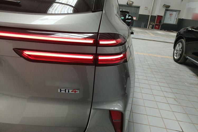 Used Wey Mocha New Energy 2024 Hi4 Four-Wheel Drive Long-Range Version Right Rear Taillight