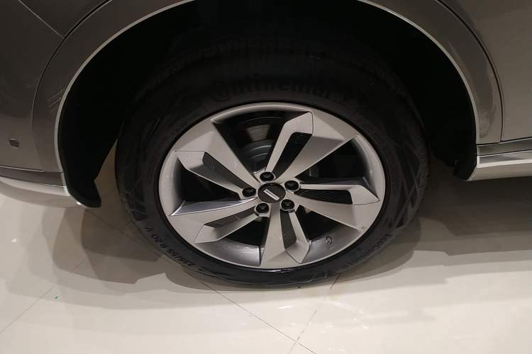 Used Wey Mocha New Energy 2024 Hi4 Four-Wheel Drive Long-Range Version Right Rear Wheel Hub