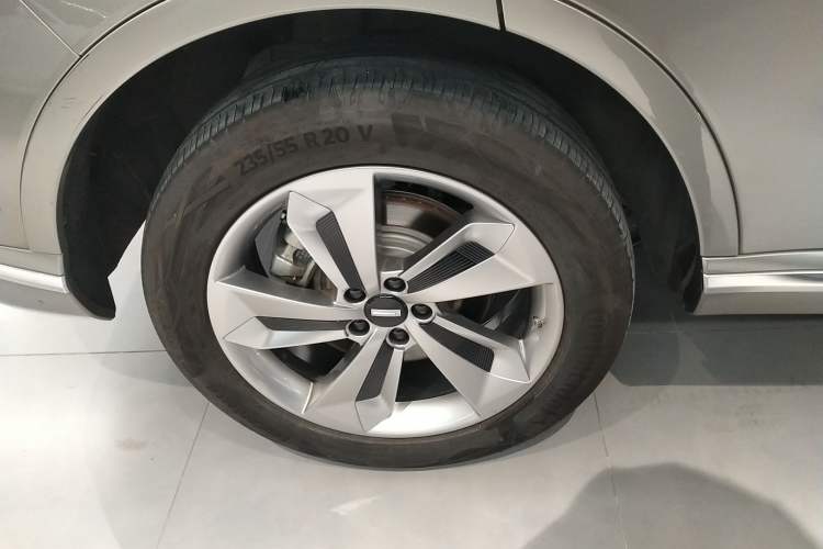 Used Wey Mocha New Energy 2024 Hi4 Four-Wheel Drive Long-Range Version Right Rear Wheel Hub