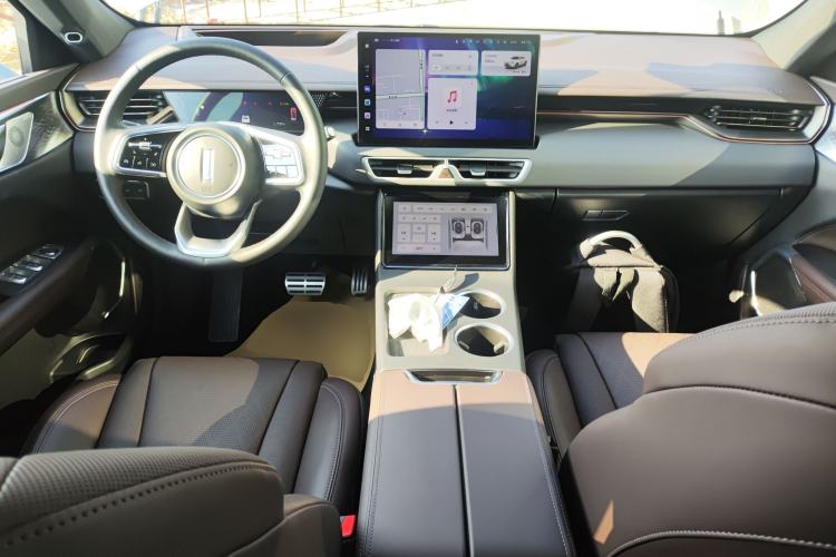 Used Wey Mocha New Energy 2024 Hi4 Four-Wheel Drive Long-Range Version Interior 2