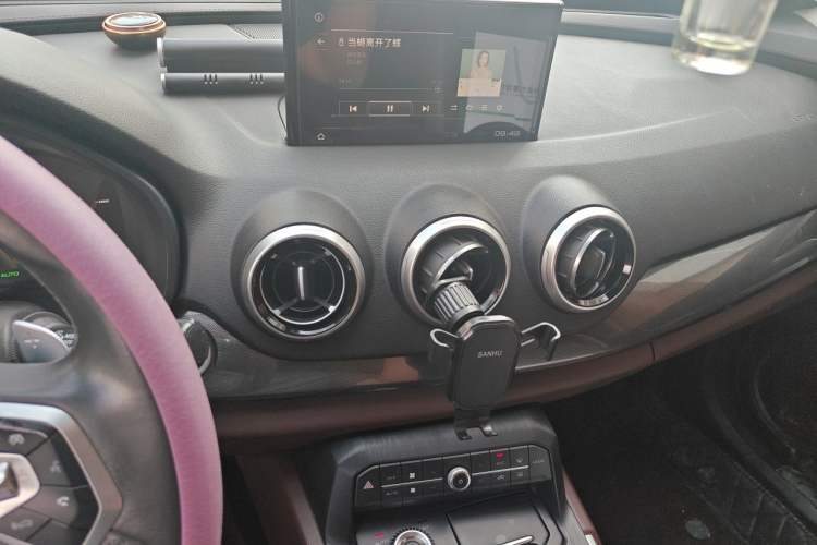 Used Wey P8 2018 2.0T Flagship Model Audio And AC Panel