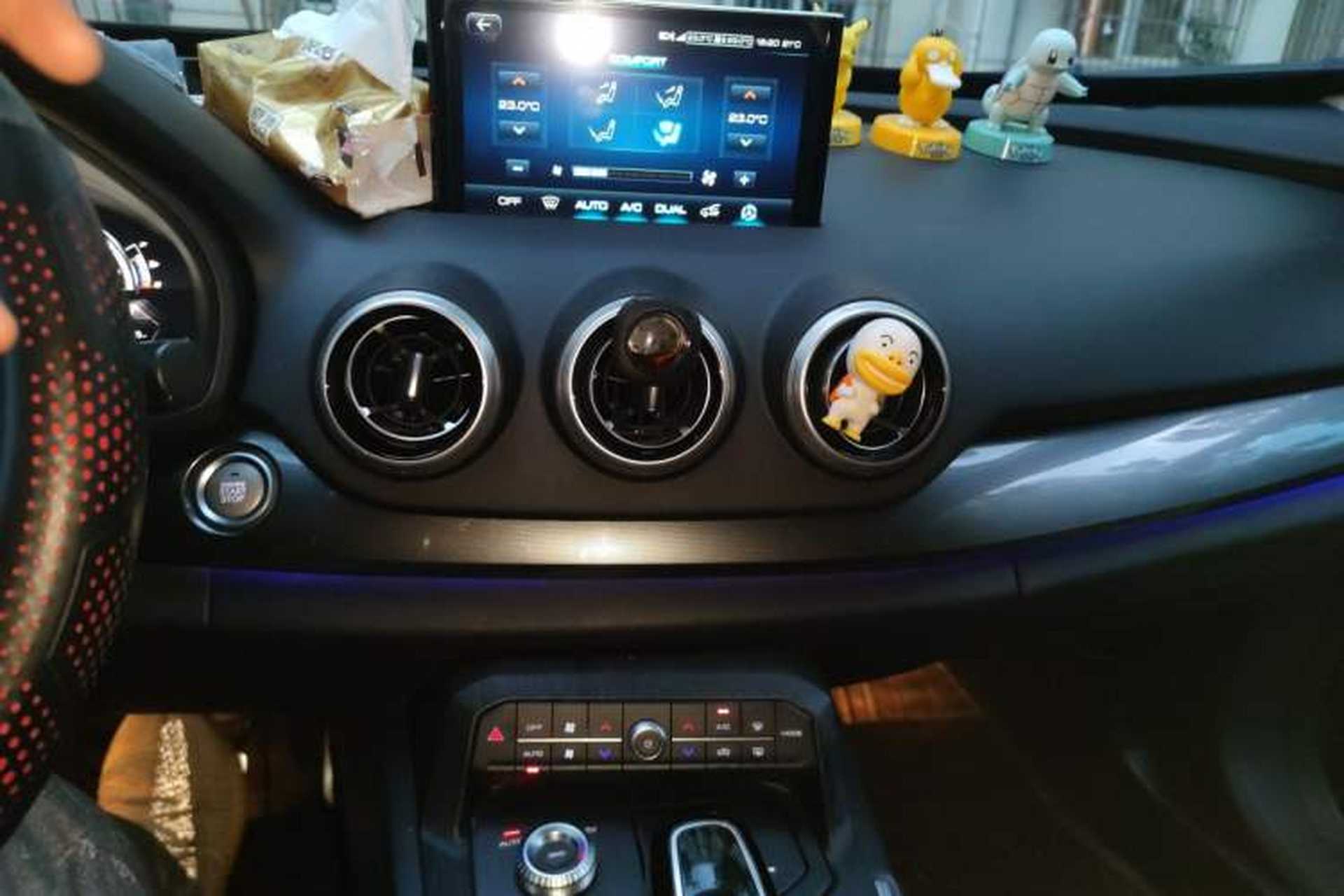Used Wey P8 2018 2.0T Flagship Model Audio And AC Panel