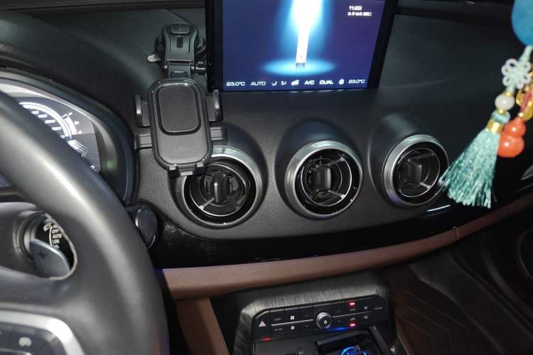 Used Wey P8 2018 2.0T Flagship Model Audio And AC Panel