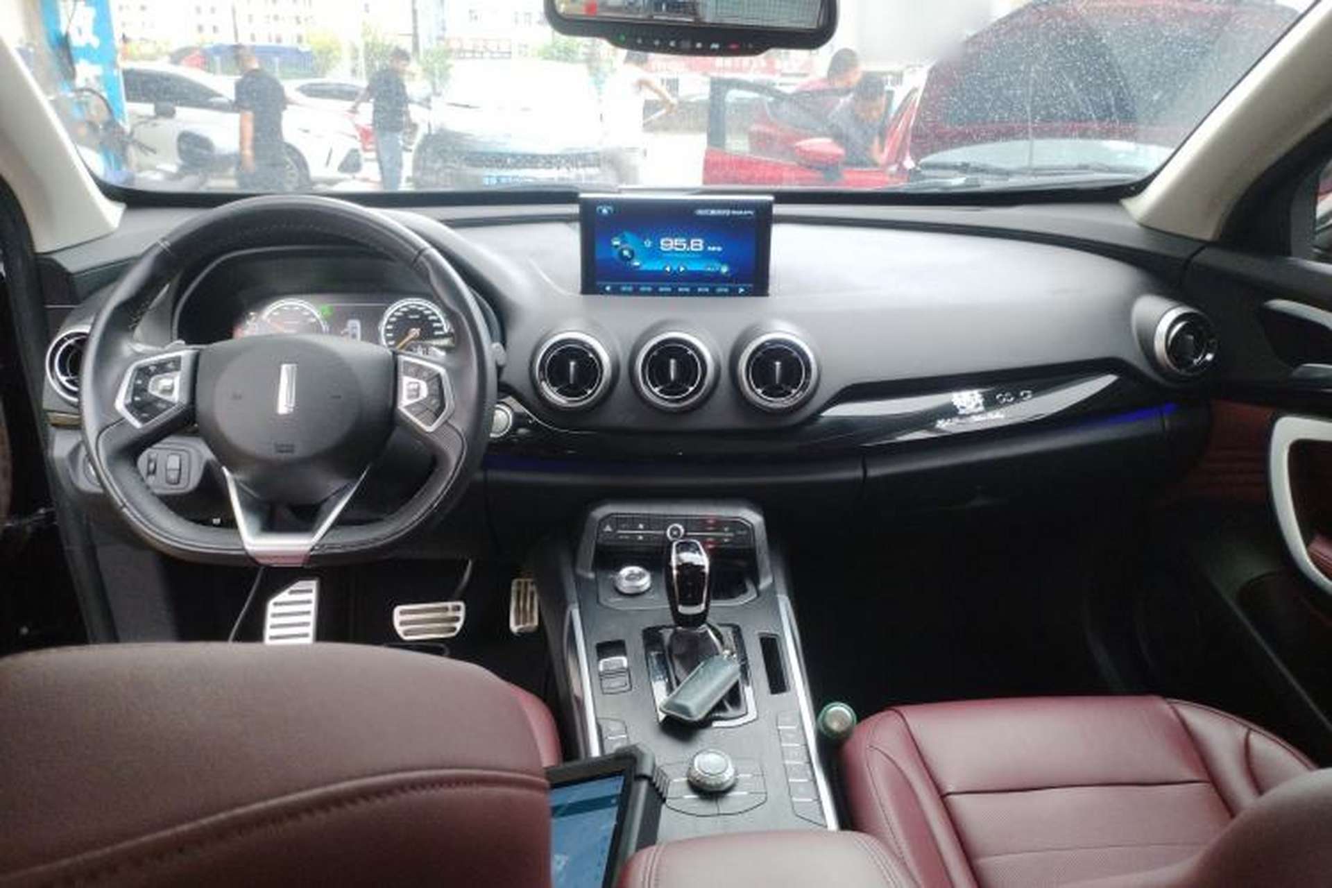 Used Wey P8 2018 2.0T Flagship Model Center Console