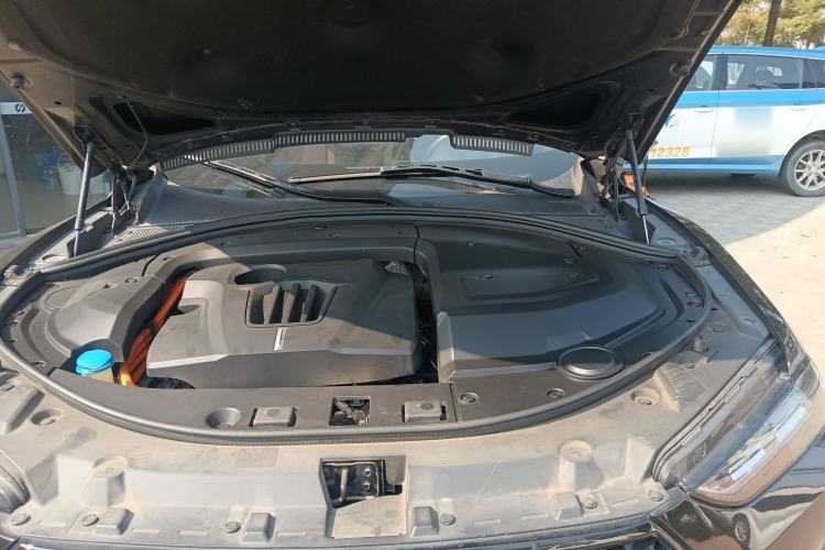Used Wey P8 2018 2.0T Flagship Model Engine Bay