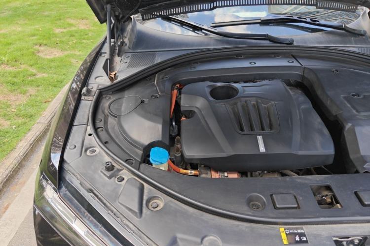 Used Wey P8 2018 2.0T Flagship Model Engine Bay Right