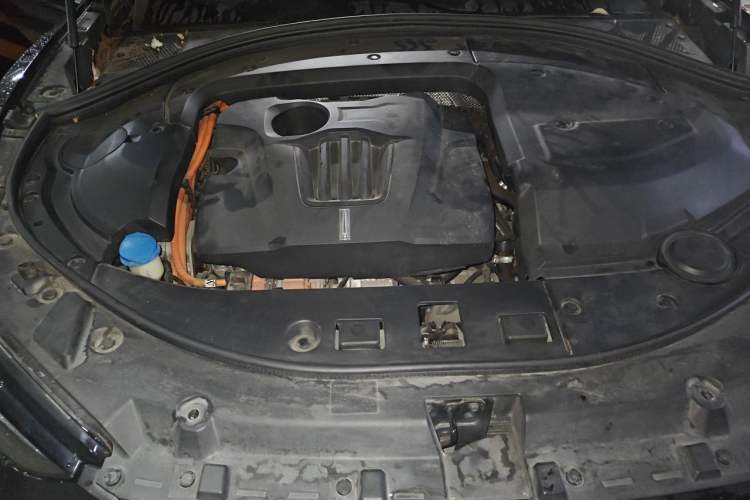 Used Wey P8 2018 2.0T Flagship Model Engine Bay