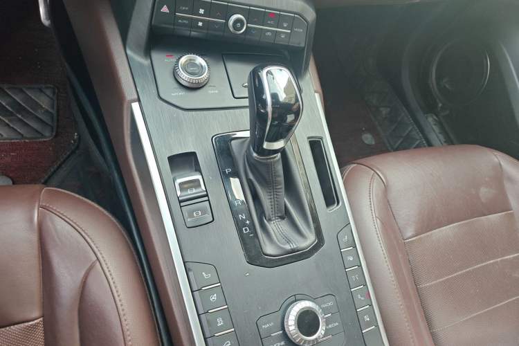 Used Wey P8 2018 2.0T Flagship Model Gear Lever