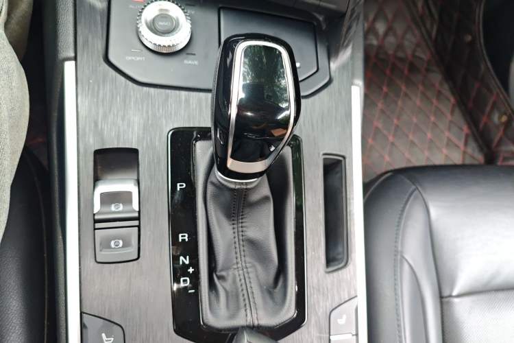 Used Wey P8 2018 2.0T Flagship Model Gear Lever