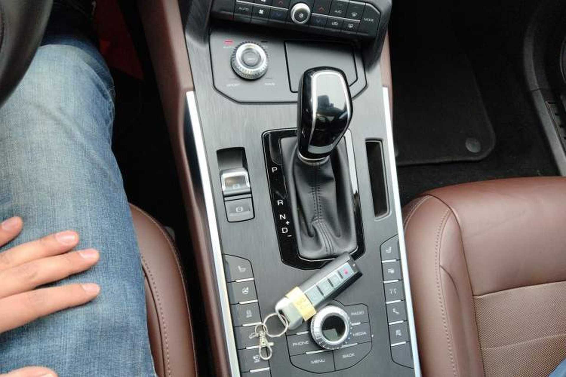 Used Wey P8 2018 2.0T Flagship Model Gear Lever