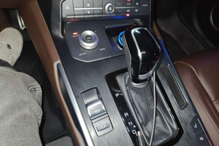 Used Wey P8 2018 2.0T Flagship Model Gear Lever