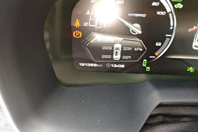 Used Wey P8 2018 2.0T Flagship Model Odometer Close Up