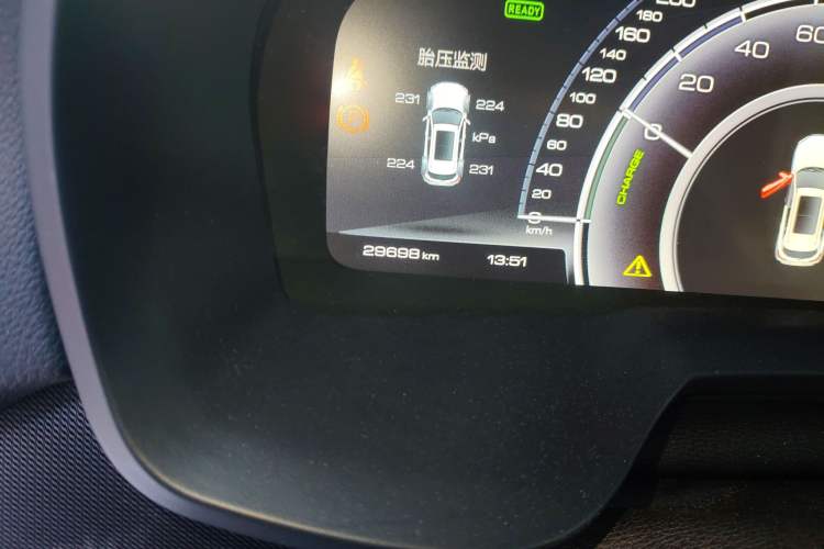 Used Wey P8 2018 2.0T Flagship Model Odometer Close Up