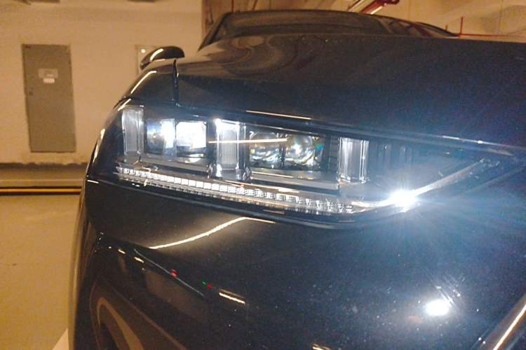 Used Wey P8 2018 2.0T Flagship Model Right Front Headlight