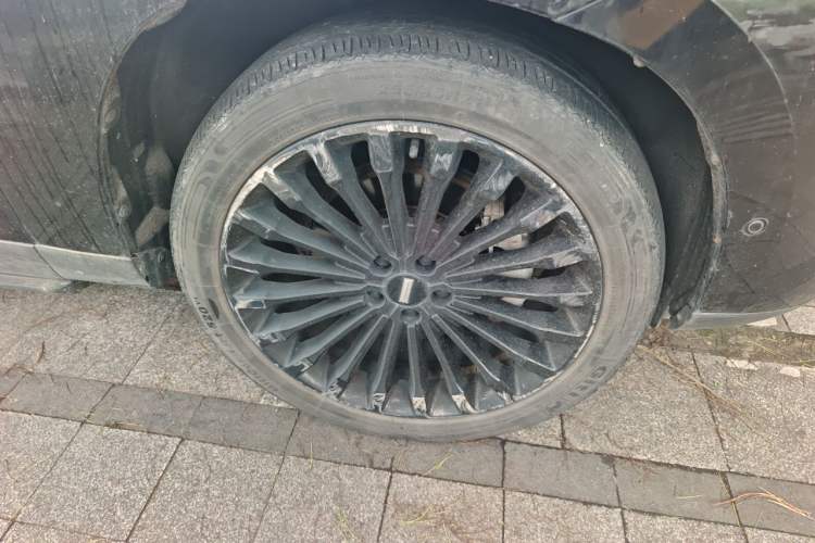 Used Wey P8 2018 2.0T Flagship Model Right Front Wheel Hub