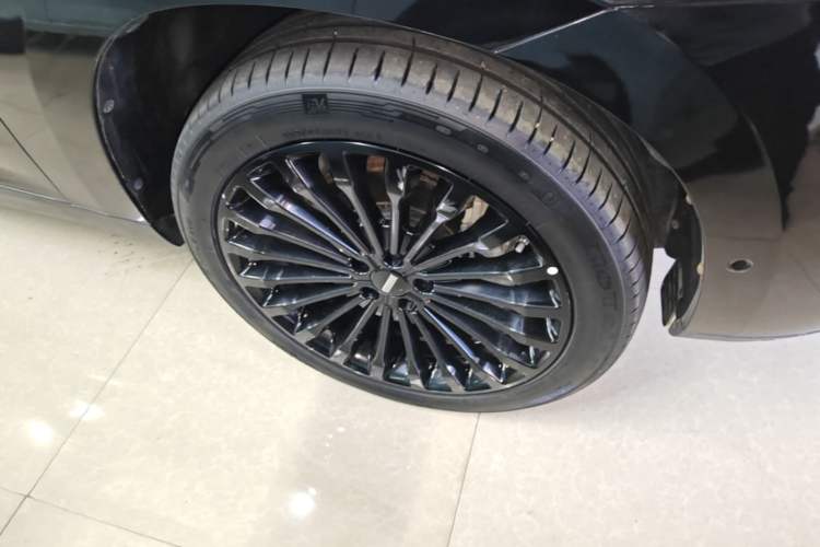 Used Wey P8 2018 2.0T Flagship Model Right Front Wheel Hub