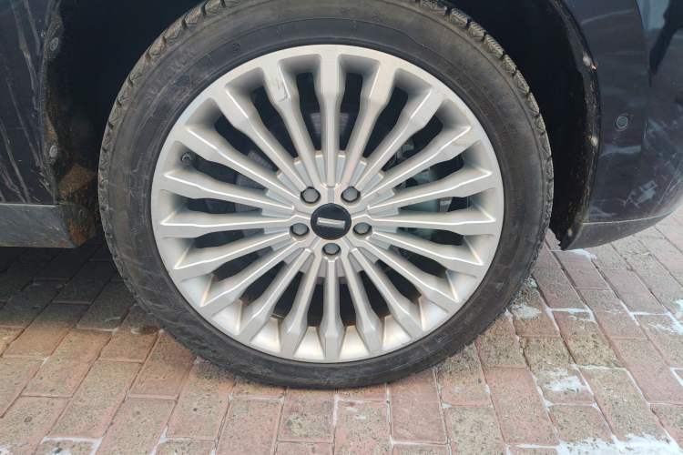 Used Wey P8 2018 2.0T Flagship Model Right Front Wheel Hub