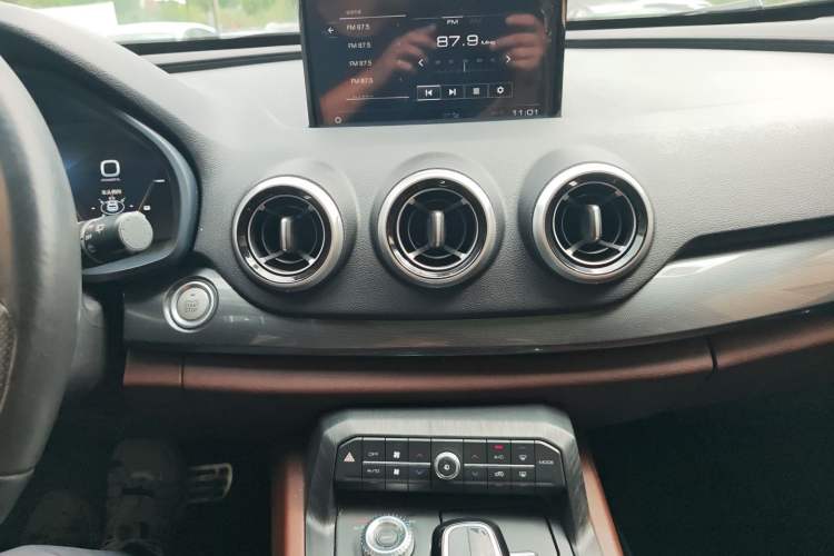 Used Wey P8 2018 2.0T Flagship Model Audio And AC Panel