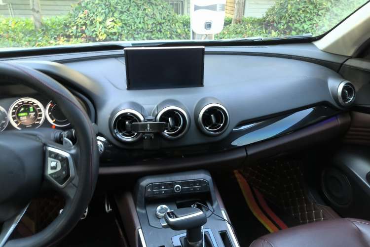Used Wey P8 2018 2.0T Flagship Model Audio And AC Panel