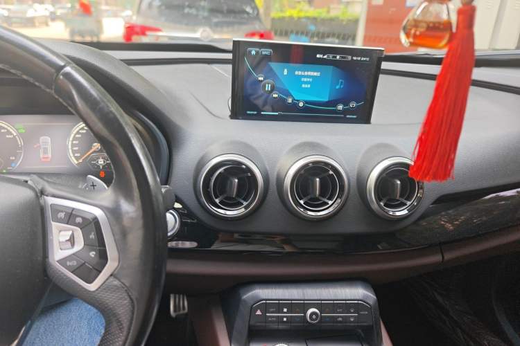 Used Wey P8 2018 2.0T Flagship Model Audio And AC Panel