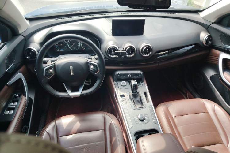 Used Wey P8 2018 2.0T Flagship Model Center Console