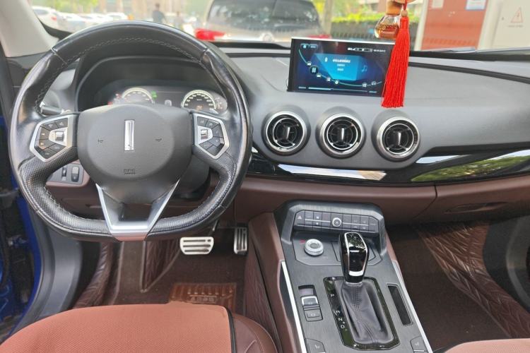 Used Wey P8 2018 2.0T Flagship Model Center Console