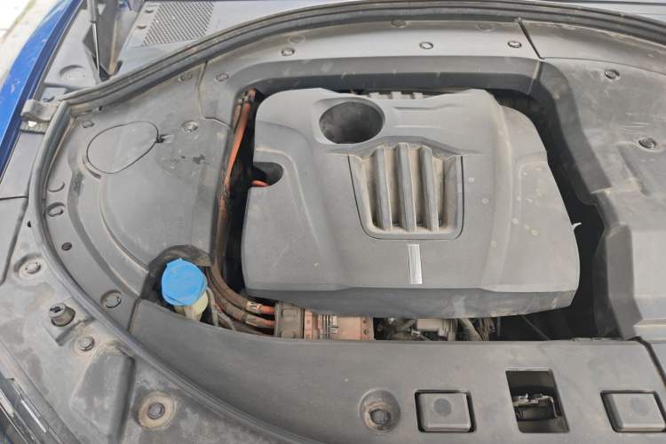 Used Wey P8 2018 2.0T Flagship Model Engine Bay Right