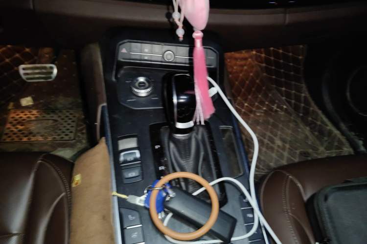 Used Wey P8 2018 2.0T Flagship Model Gear Lever