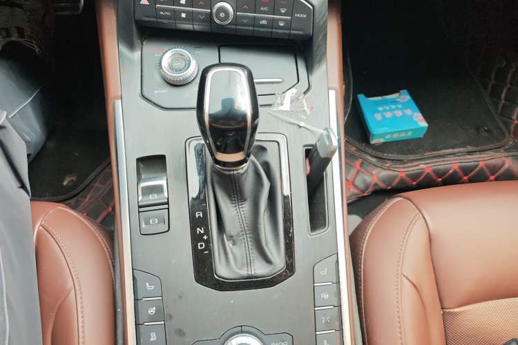 Used Wey P8 2018 2.0T Flagship Model Gear Lever