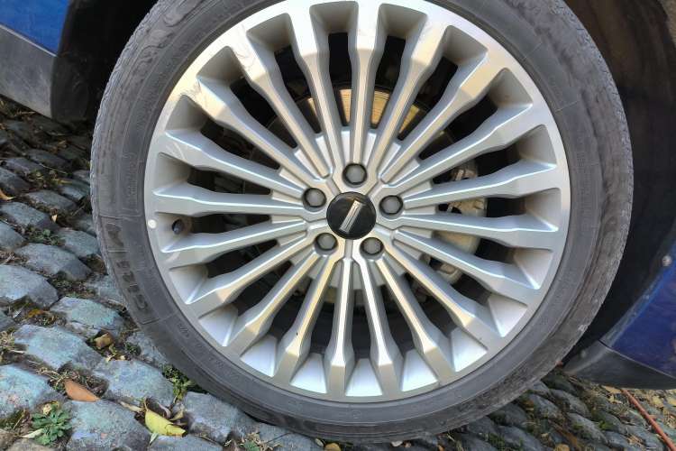 Used Wey P8 2018 2.0T Flagship Model Left Front Wheel Hub