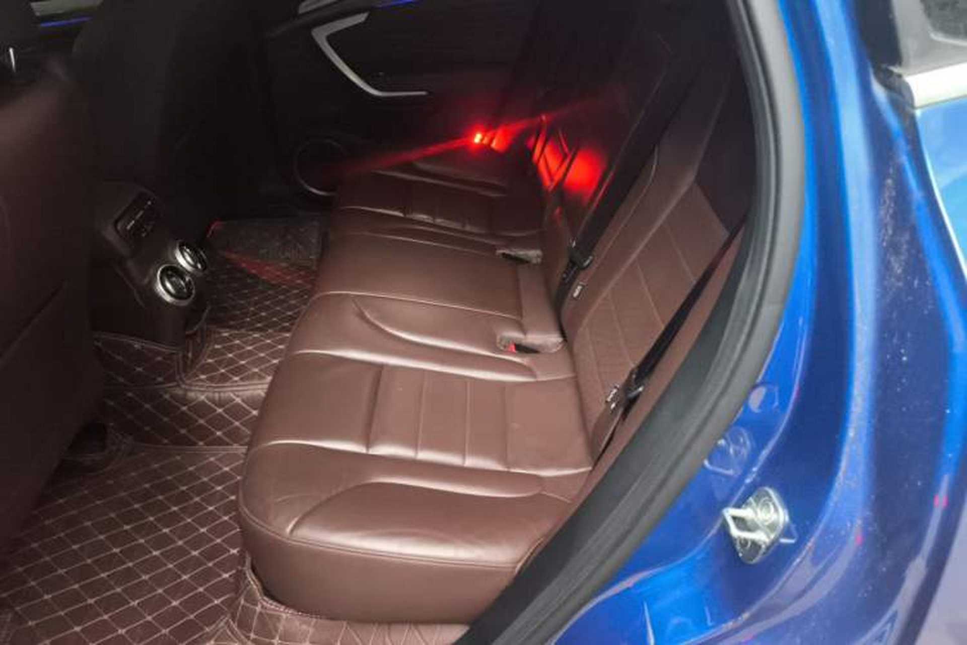 Used Wey P8 2018 2.0T Flagship Model Left Rear Seat