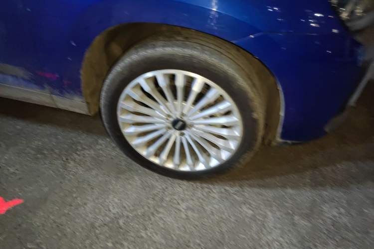 Used Wey P8 2018 2.0T Flagship Model Right Front Wheel Hub