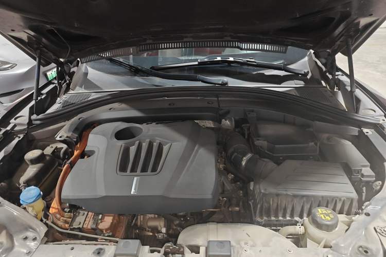 Used Wey P8 2018 2.0T Flagship Model Engine Bay