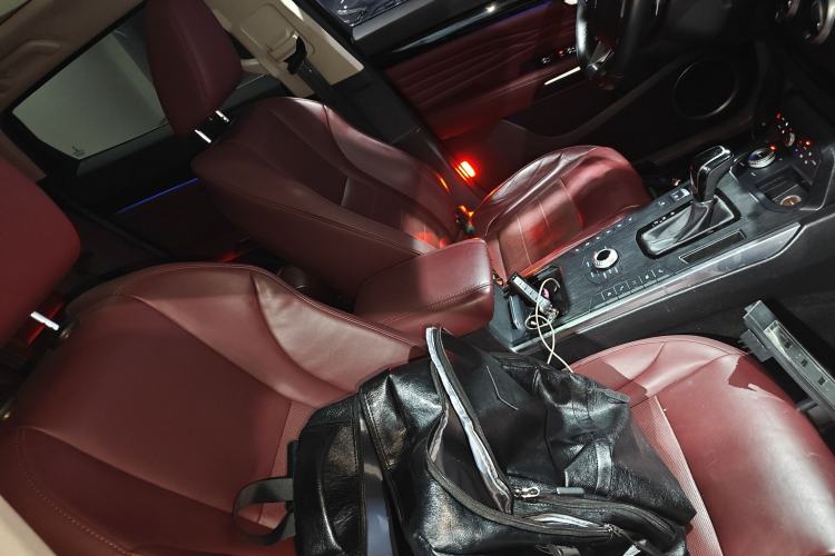Used Wey P8 2018 2.0T Flagship Model Right Front Seat