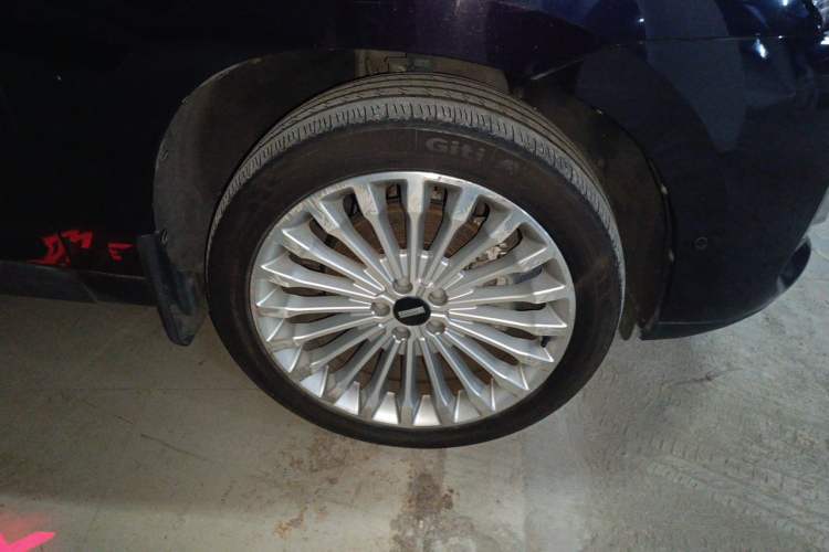 Used Wey P8 2018 2.0T Flagship Model Right Front Wheel Hub