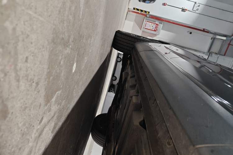 Used Wey P8 2018 2.0T Flagship Model Right Side Sill