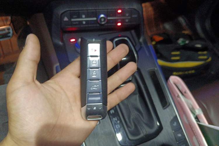 Used Wey P8 2018 2.0T Flagship Model Vehicle Key
