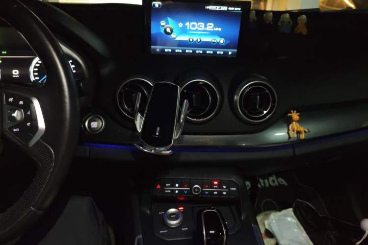 Used Wey P8 2018 2.0T Flagship Model Audio And AC Panel