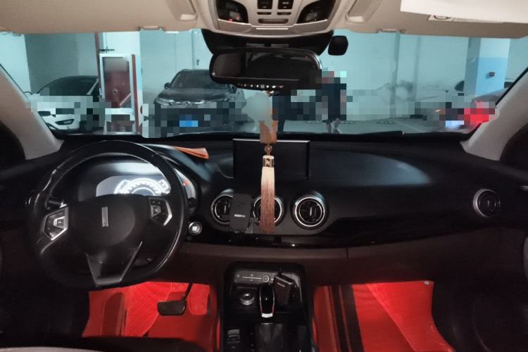 Used Wey P8 2018 2.0T Prestige Version Center Console