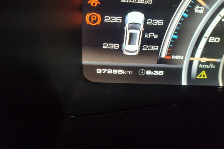 Used Wey P8 2018 2.0T Prestige Version Odometer Close Up