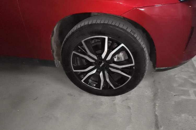 Used Wey P8 2018 2.0T Prestige Version Right Front Wheel Hub