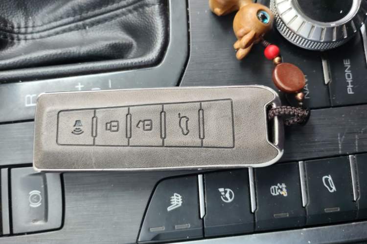 Used Wey P8 2018 2.0T Premium Edition Vehicle Key