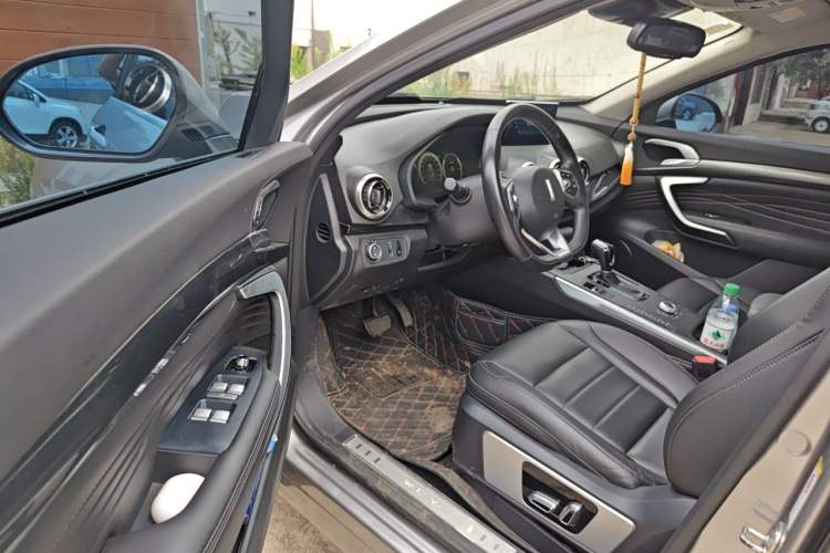 Used Wey P8 2018 2.0T Prestige Version Driver Seat