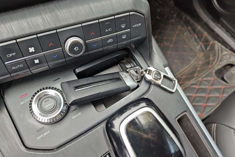Used Wey P8 2018 2.0T Prestige Version Vehicle Key