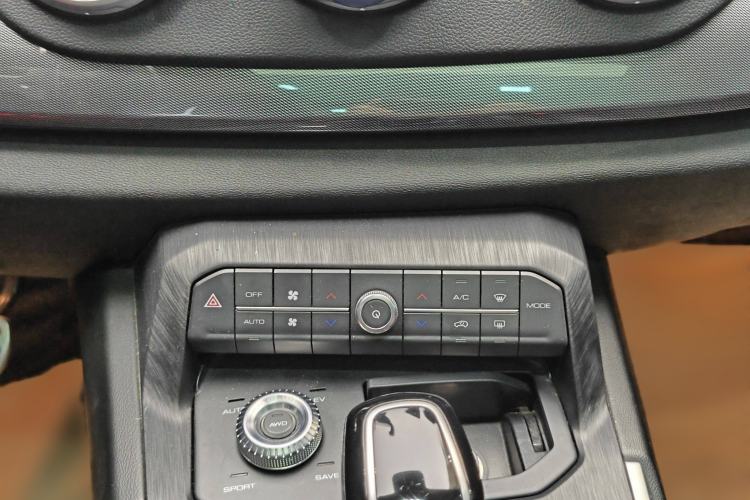 Used Wey P8 2018 2.0T Flagship Model Audio And AC Panel