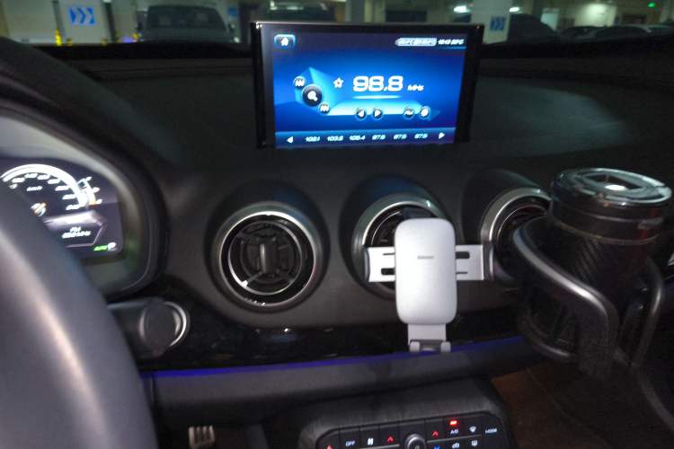 Used Wey P8 2018 2.0T Flagship Model Audio And AC Panel
