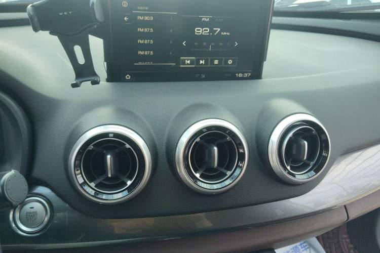 Used Wey P8 2018 2.0T Flagship Model Audio And AC Panel