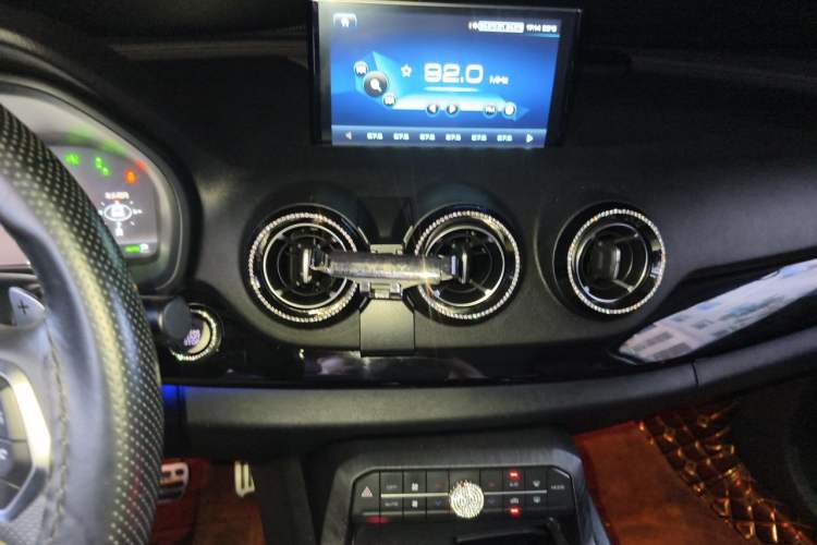 Used Wey P8 2018 2.0T Flagship Model Audio And AC Panel