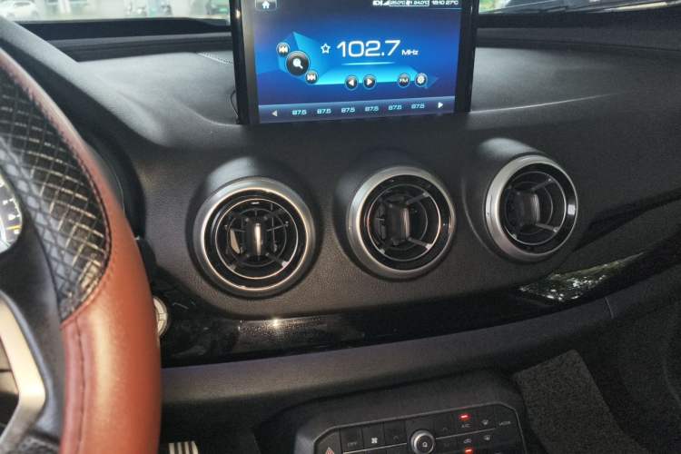 Used Wey P8 2018 2.0T Flagship Model Audio And AC Panel