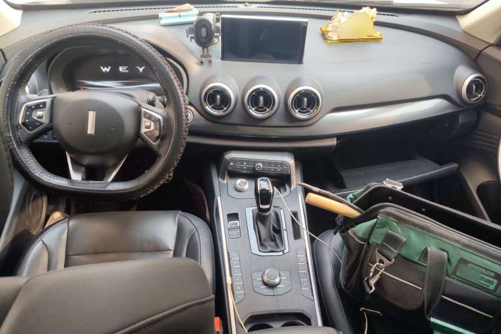 Used Wey P8 2018 2.0T Flagship Model Center Console